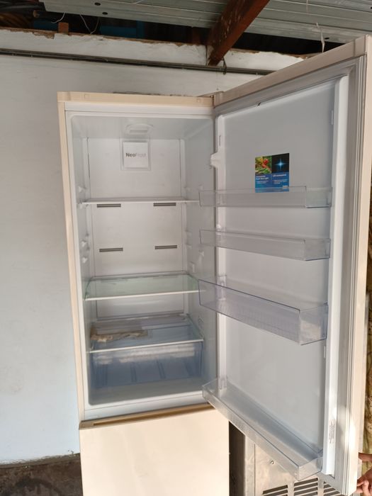 Холодильник и морозильник