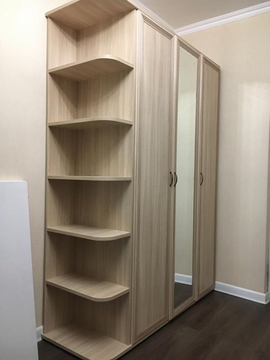 Отличный 3-х дверный шифонер