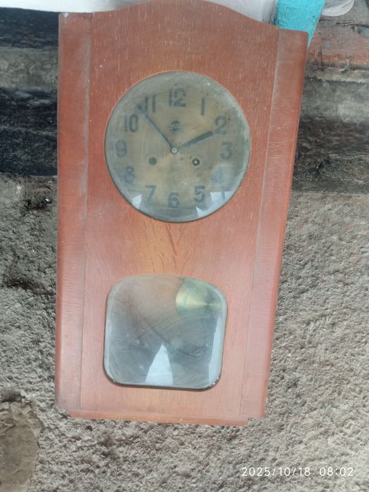 Продам часы настеные