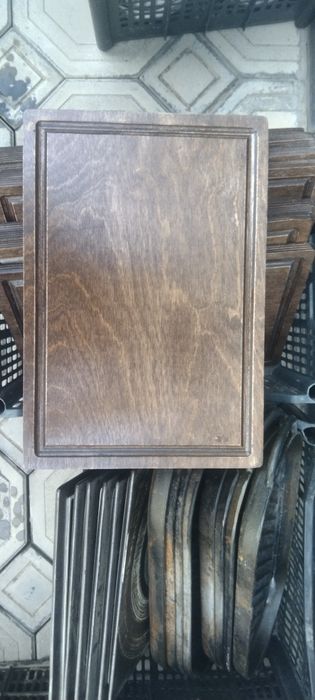 Kafe uchun patnuslar taxta va temirli