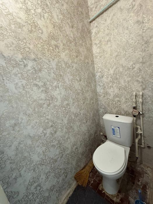 Срочно ижарага берилади пединститут 14 2- мактаб олдида 2 хона 3-етаж