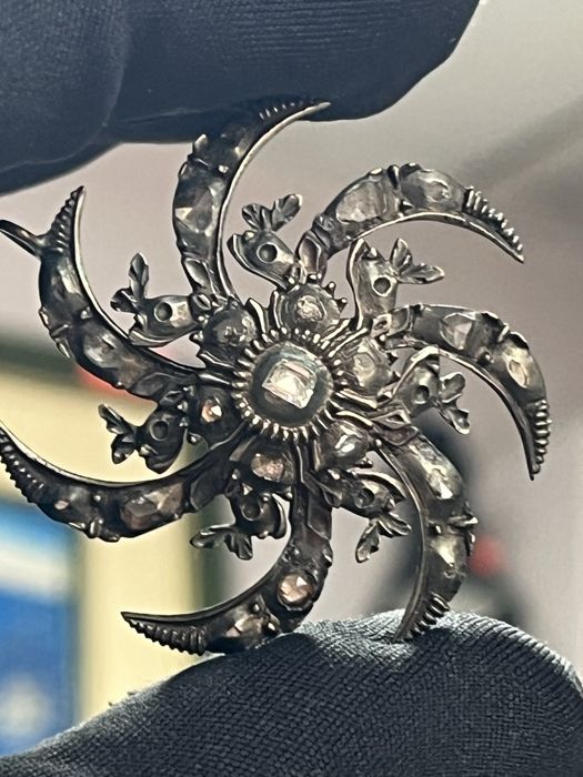 Античен османски медальон от 19-ти век с диаманти (8K злато)