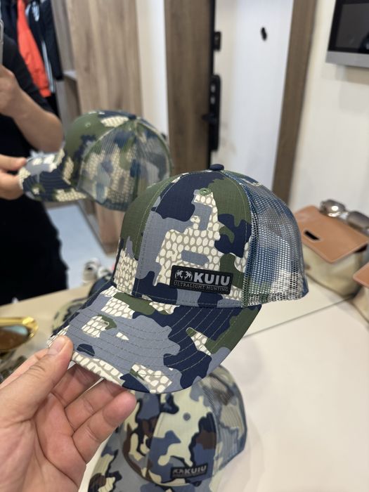 KUIU кепки новые