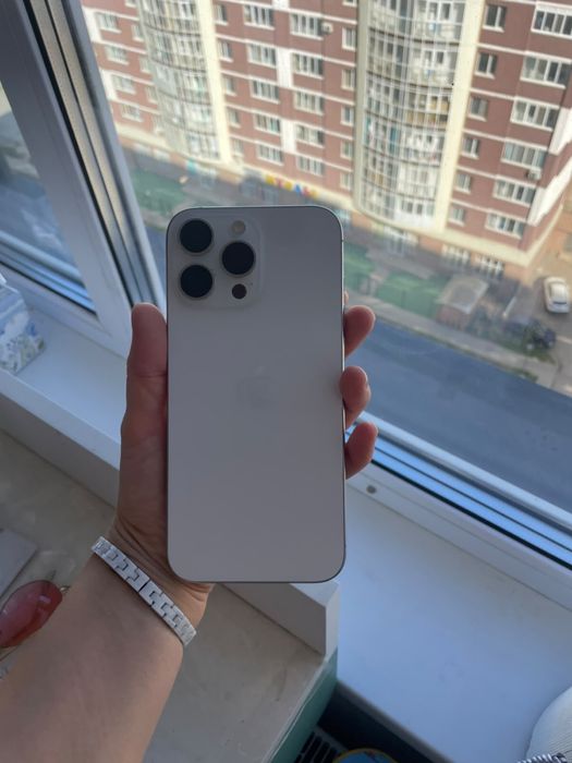 Продам Айфон 16 pro max