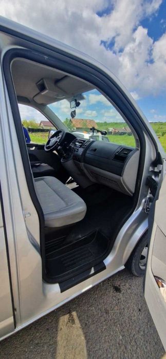 Volkswagen Transporter T5 8+1