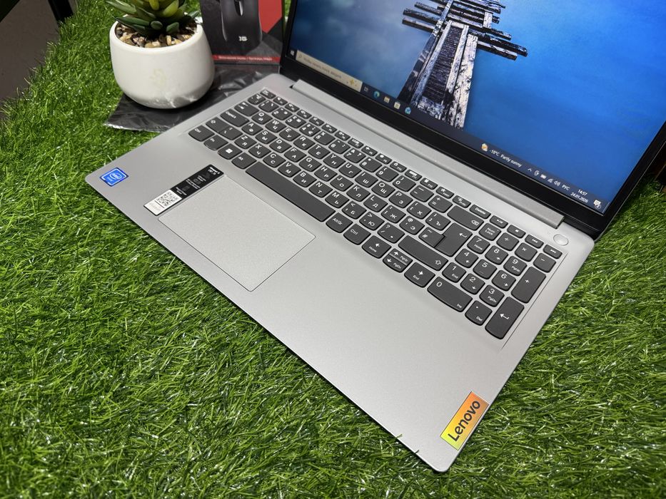 Ноутбук Lenovo ideaPad 1i Celeron N4020|4GB|SSD256GB|UHD Graphics|