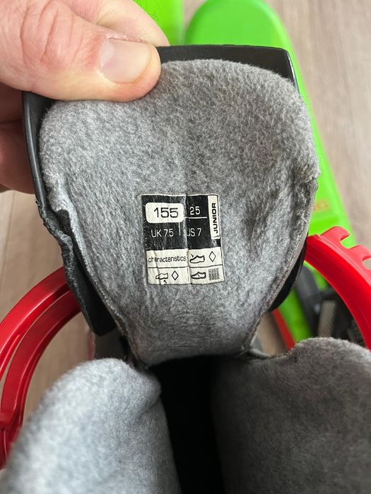 Детские лыжи и ботинки