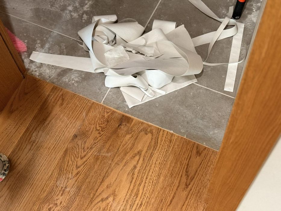 Монтаж на подова настилка винил  lvt, кварц, spc и др.