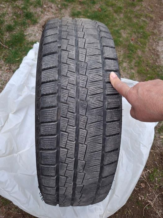 Продам шины на машину