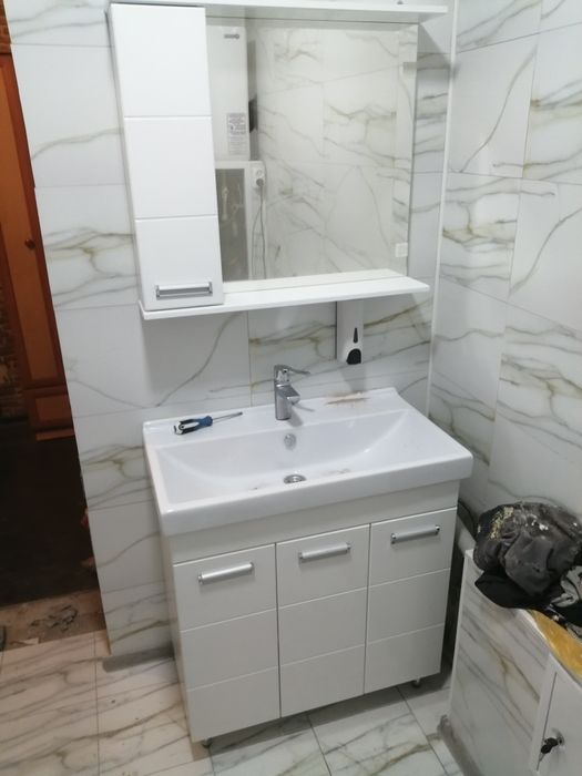 Мастер уневерсал поклейка обоев и тд.