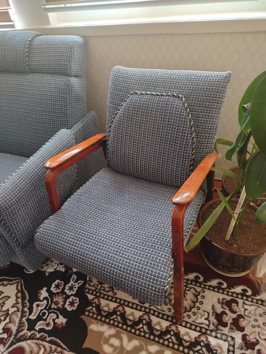 Продаётся диван с креслом