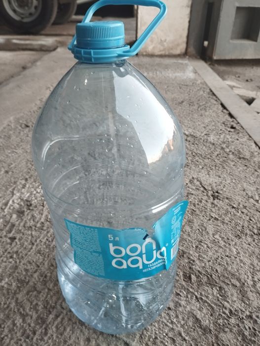 Баклажки  5 литровые.