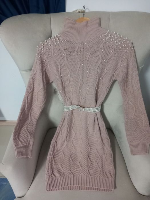 Rochie tricotata scurta cu perle powder Pink Potrivita pentru XS S