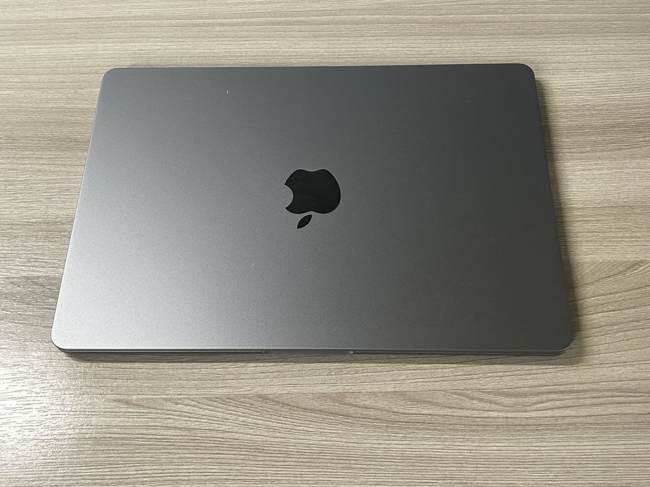 MacBook Air m3 8/512