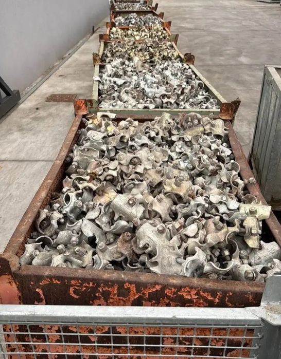 Podine și schela metalica