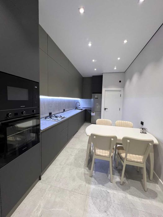 Продаётся 4х комн квартира на 6 этаже Ор-р Чевар  Бахт люкс