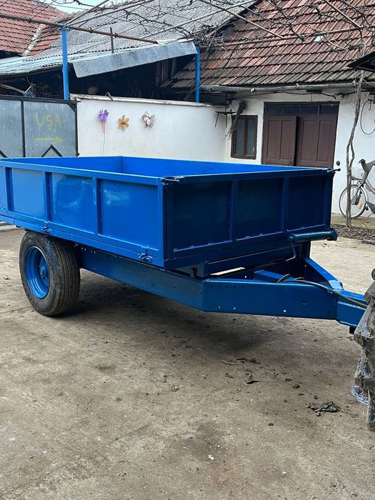 Vand  remorca 2 bucati