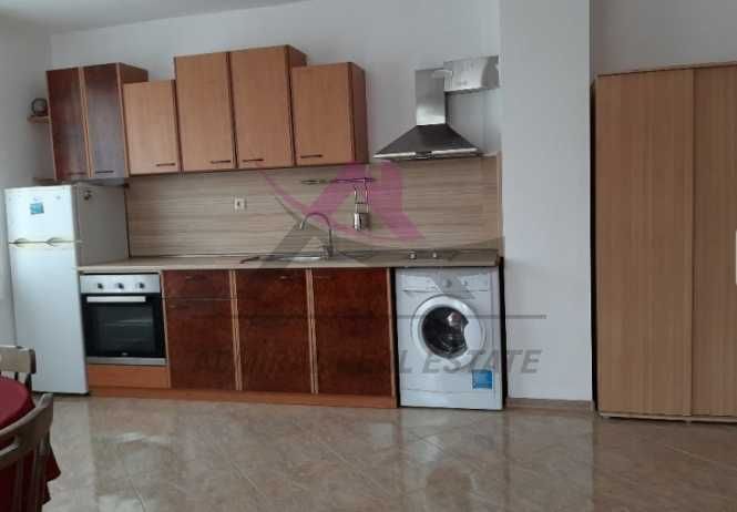 Дава се под наем Двустаен апартамент в Варна, Център - 75 кв.м за 550 € - Снимка #1