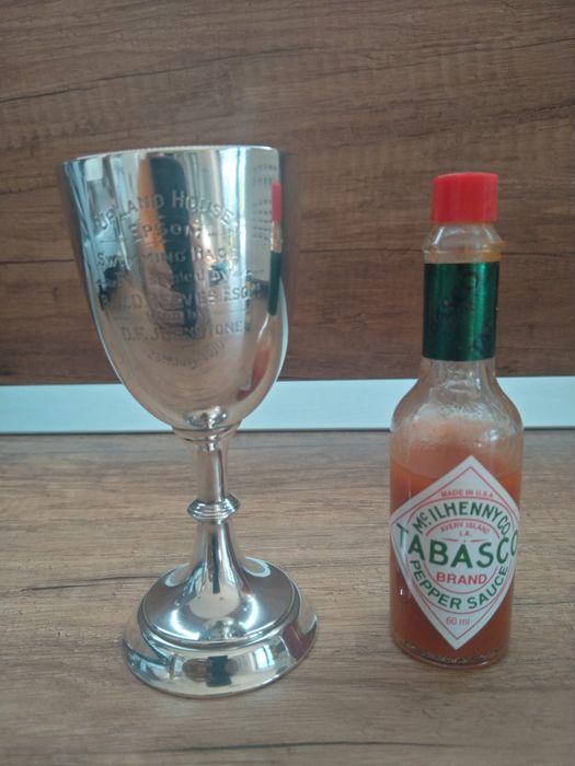 Продавам уникален сребърен бокал на Английски сребърник от Честър