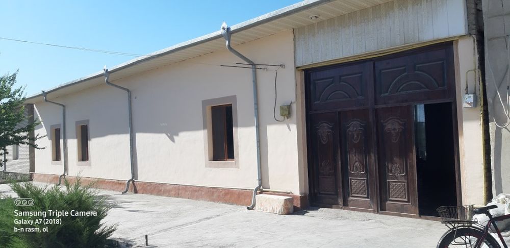 Hovli sotiladi; 9 soʻtixlik.