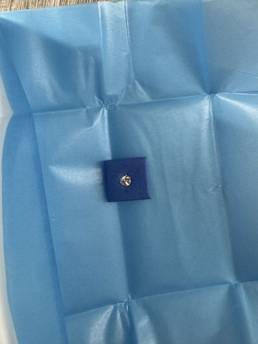 2 броя диаманти 0.32 ct / vvs1/  3x EX / IGI общо 0.64 ct