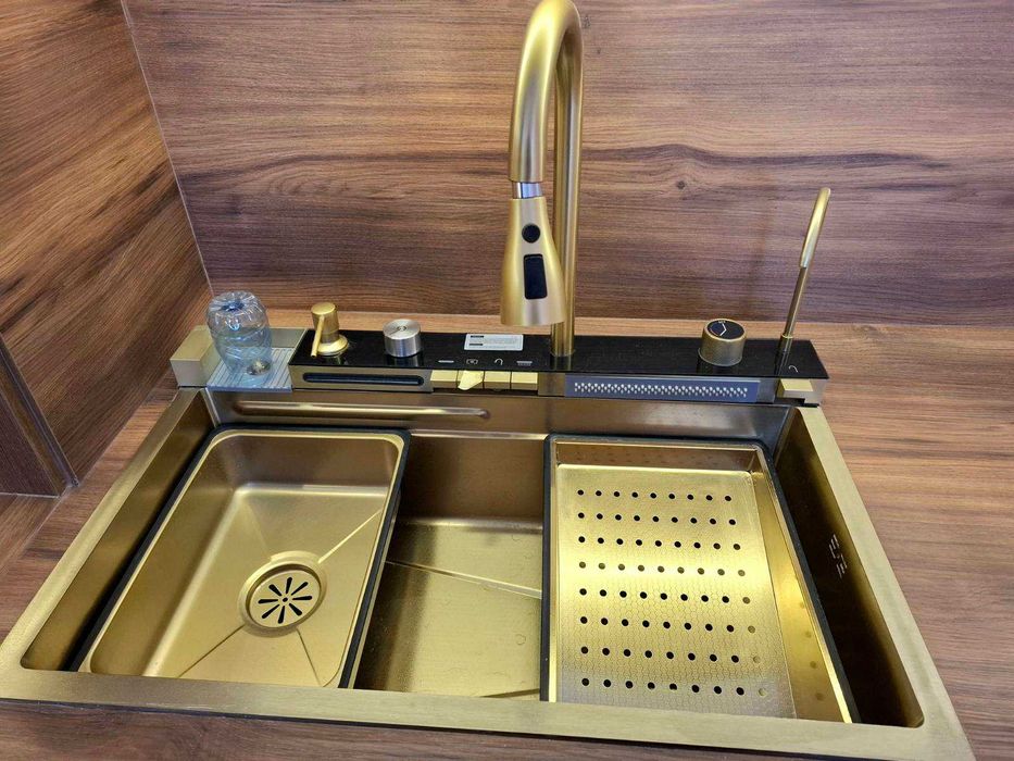 Дава се под наем Четиристаен апартамент в Варна, Лятно кино Тракия - 80 кв.м за 647.19 € - Снимка #16