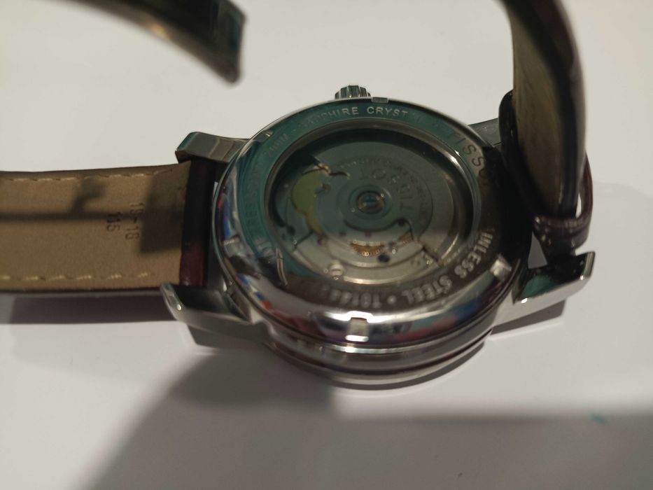 Продаю мужские часы Tissot