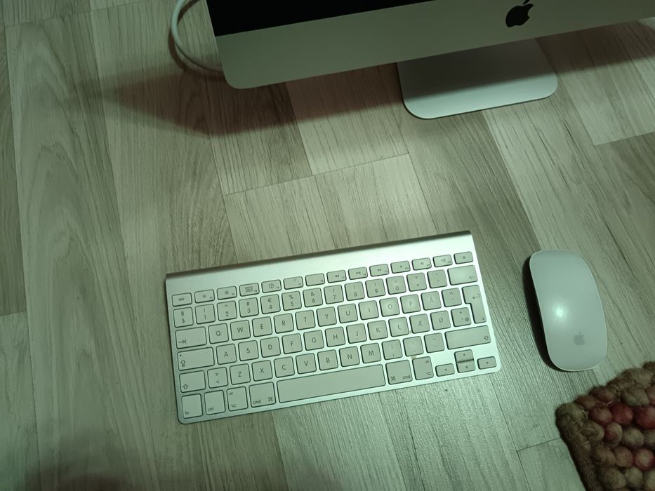 Vând imac i5  că Nou