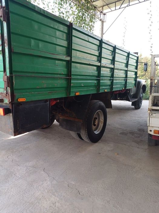 Zil-130 sotiladi. Xolati a'lo darajada