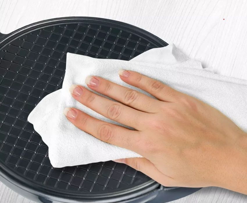 Вафельница DASWERK почти новая