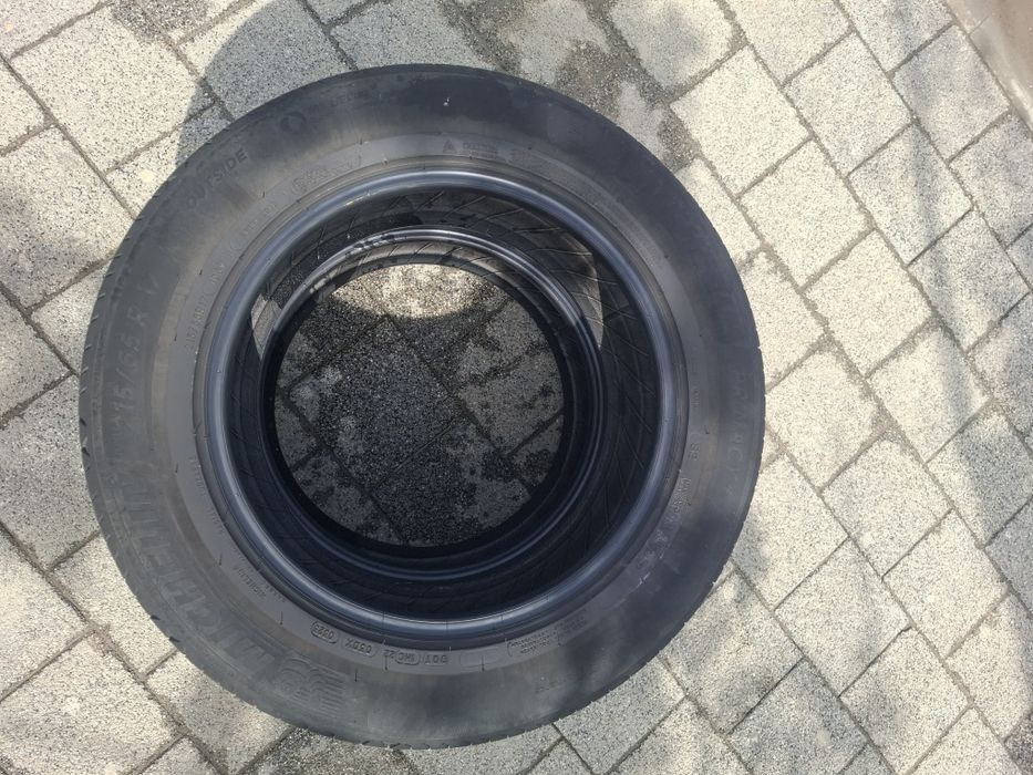 Vând cauciucuri Michelin 215.65.17