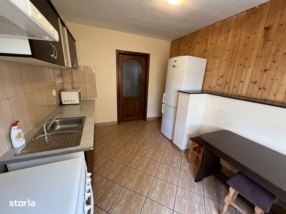 INCHIRIEZ apartament 3 camere decomandat, zona Turnisor