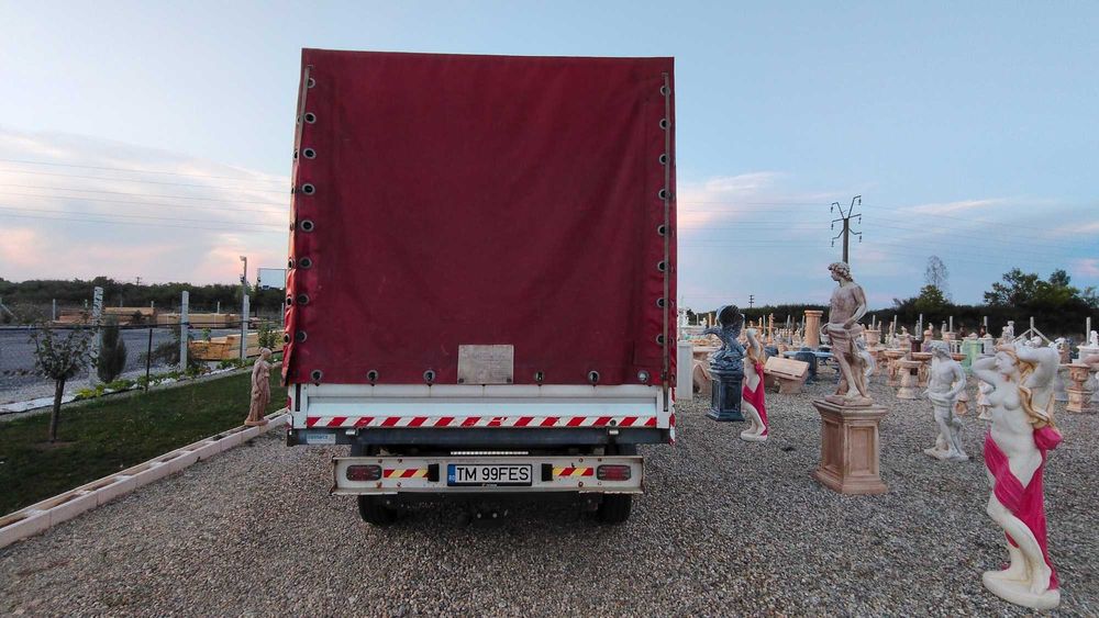 Camioneta - Autoutilitară Peugeot Boxer cu Prelată si Macara