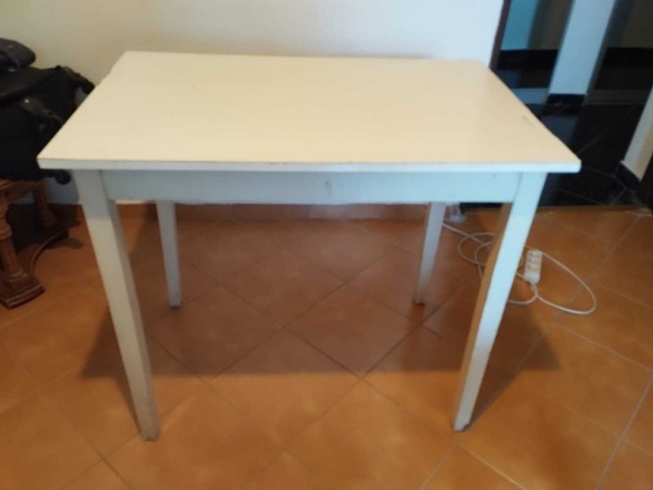 Vand masa de lemn alba