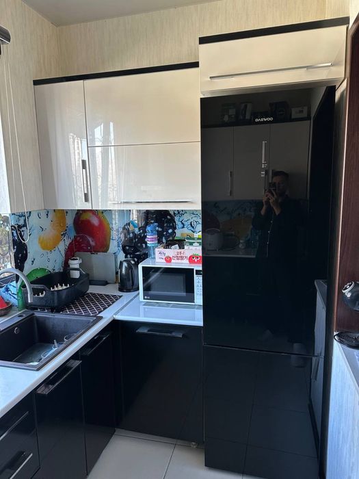 Кухоный гарнитур (кухня)