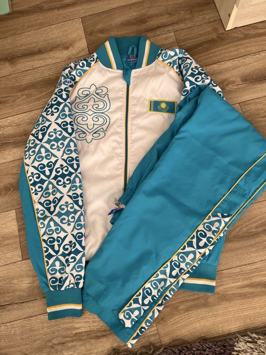 Спортивный костюм