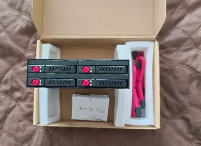 Продававам 5.25" рак Olmaster MR-6401 за 4 диска 2.5"