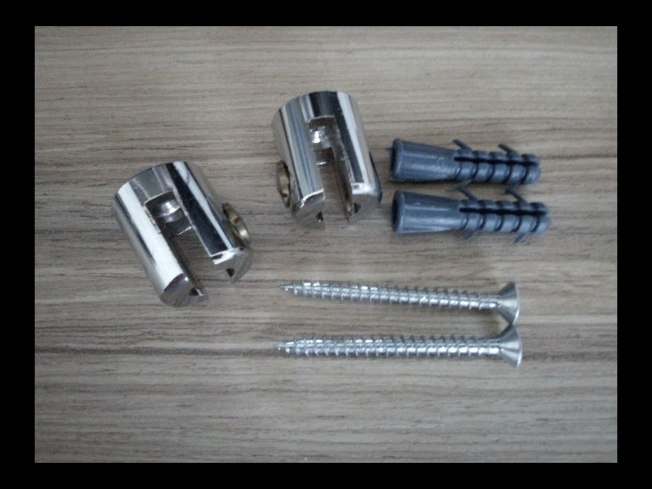 Механизъм за плъзгащи врати на гардероб, Метални държачи за полица