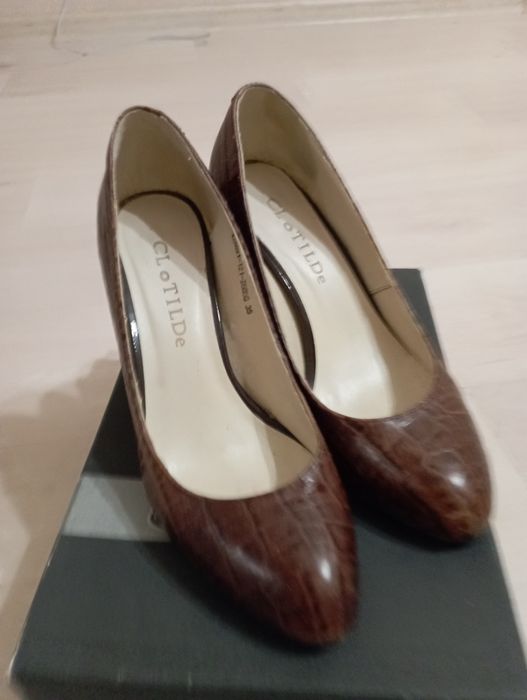 Продам шикарные туфли 35 размера