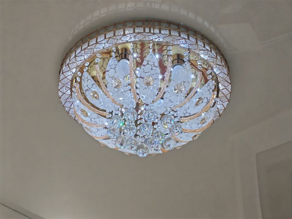 Подам люстру в хорошем состоянии!