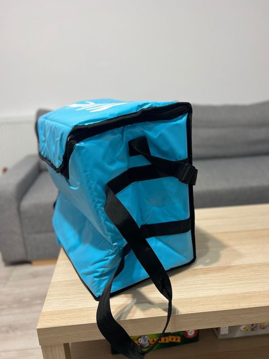 Geanta wolt buna pentru livrari , merge si la Glovo