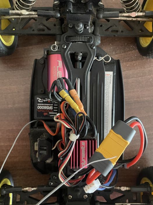 Buggy RC Losi Mini 8IGHT 1/14 4WD Brushless - Fără Telecomandă