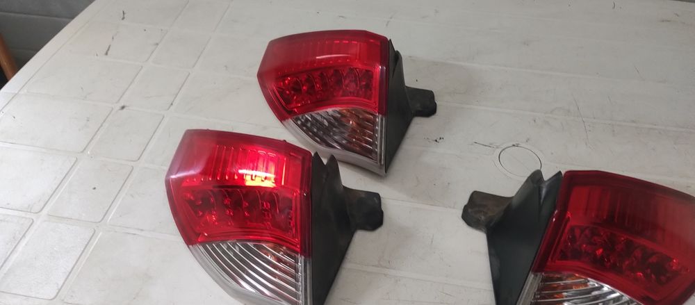 Lampa stânga și dreapta aripi  laguna 3