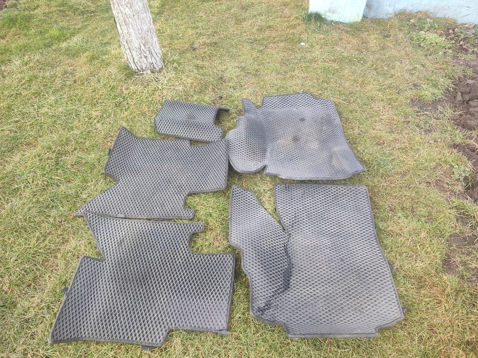 Продам коврики Ева на ХайЛюкс