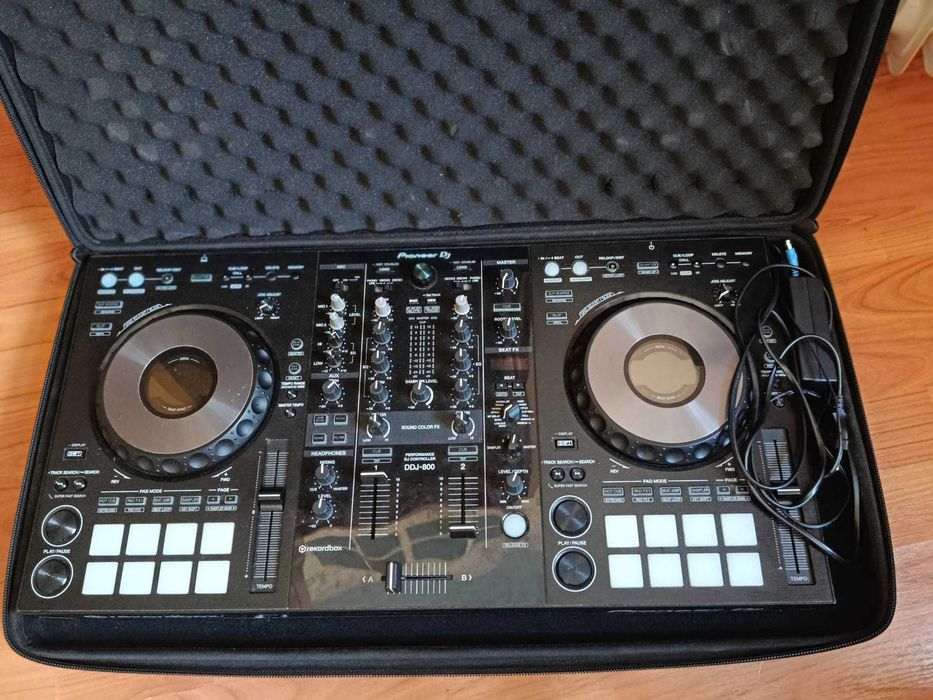 Consola Dj Pioneer ddj 800 + case
