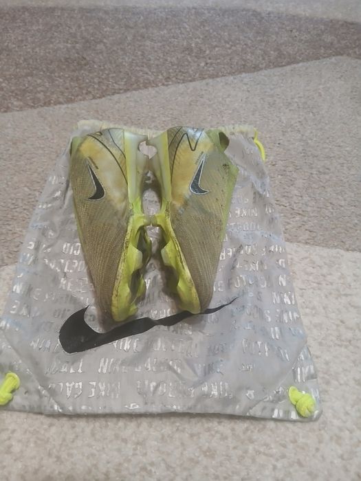 Ghe­te fotbal Nike galben-verzui – Mărimea 42,5