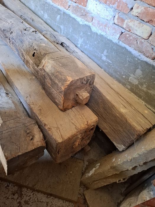 Продавам стари колони от дъб