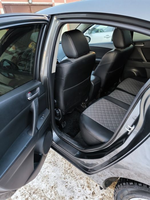 Мазда 3 2012 года. Срочно.