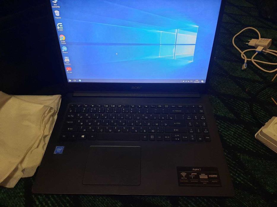 Noutbook Acer sotiladi