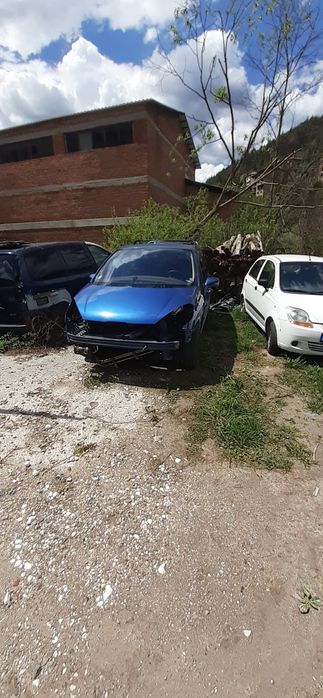 Продава се Пежо 807